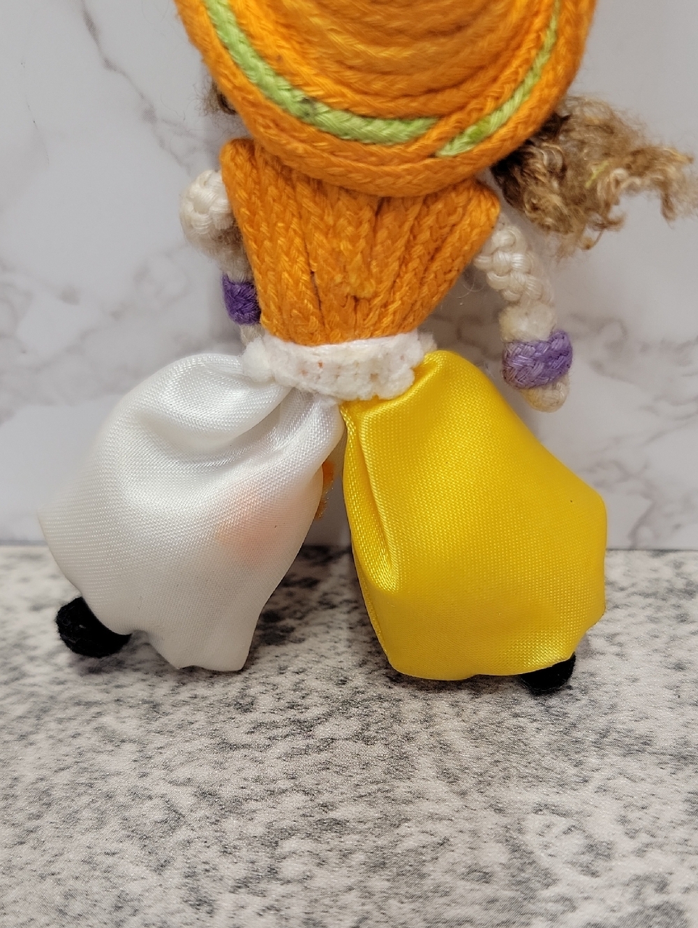 Vintage porcelain & fabric mini doll - Picture 6 of 9